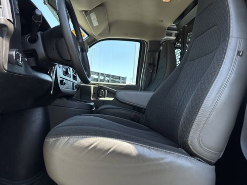 Used 2024 Chevrolet Express 2500 w/ Driver Convenience Package RWD image 16