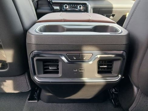New 2026 GMC Sierra 2500 Denali Ultimate w/ LPO, Black Badging Package AWD/4WD image 32