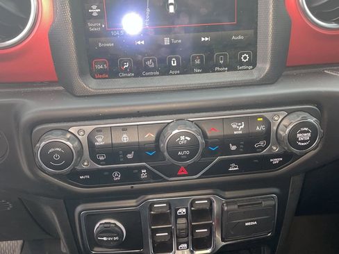 Used 2023 Jeep Gladiator Rubicon w/ LED Lighting Group image 12