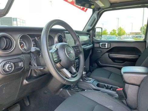 Used 2023 Jeep Gladiator Sport AWD/4WD image 10