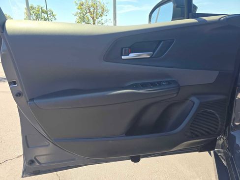Used 2025 Toyota Prius XLE FWD image 18