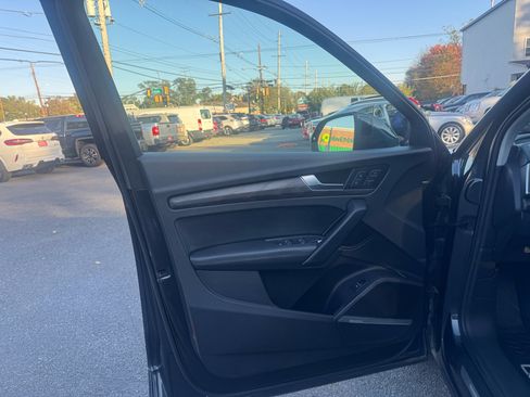 Used 2018 Audi Q5 Prestige w/ Prestige Package image 18