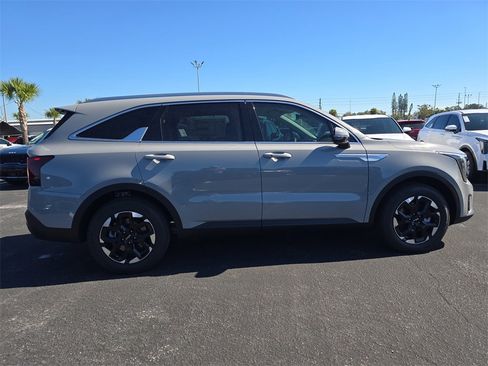 New 2026 Kia Sorento S image 9