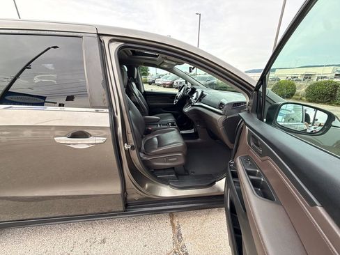 Used 2018 Honda Odyssey EX-L image 17