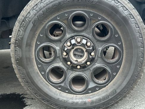 Used 2024 Ford F250 Lariat w/ Black Appearance Package image 11