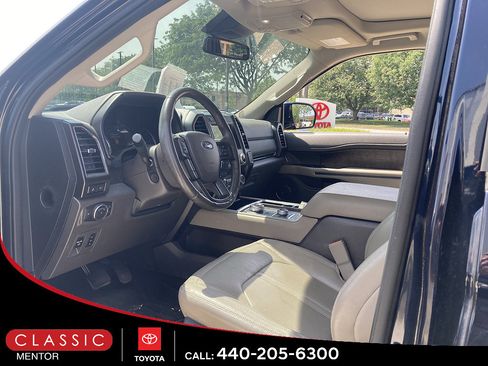 Used 2021 Ford Expedition Limited AWD/4WD image 3