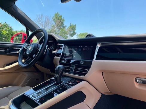 Used 2022 Porsche Macan AWD/4WD image 31