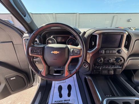 Used 2021 Chevrolet Silverado 3500 High Country image 9