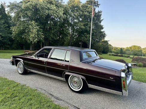 Used 1987 Cadillac Brougham RWD image 7
