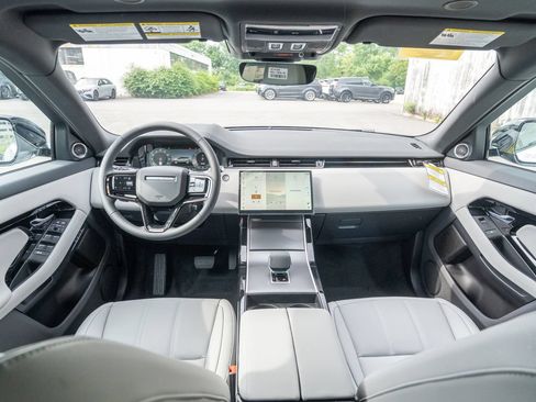 New 2026 Land Rover Range Rover Evoque S AWD/4WD image 17