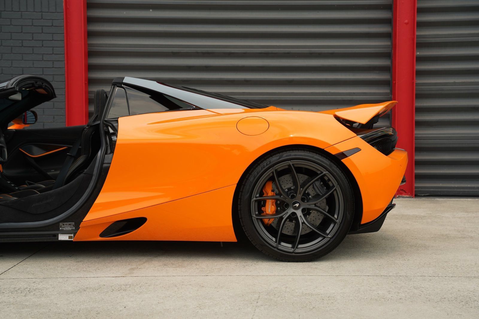 Used 2022 McLaren 720S Performance RWD image 4