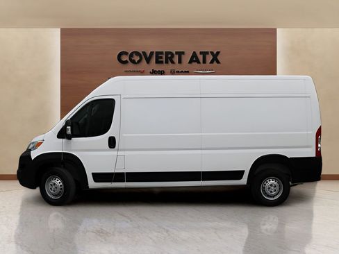 Used 2025 RAM ProMaster 2500 w/ Convenience Group FWD image 2