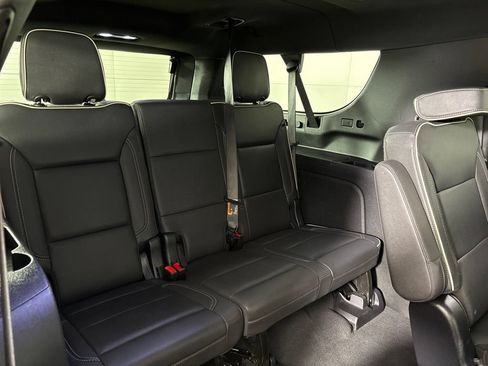 Certified 2025 Chevrolet Suburban Premier AWD/4WD image 25