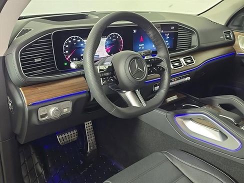 New 2026 Mercedes-Benz GLS 450 4MATIC image 4