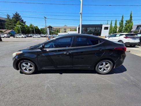Used 2014 Hyundai Elantra SE FWD image 8