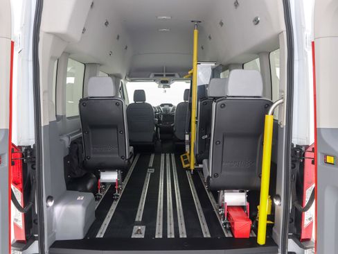 Used 2019 Ford Transit 350 XL image 12