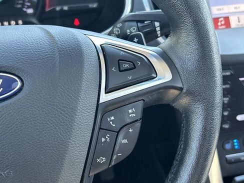 Used 2019 Ford Edge Titanium w/ Equipment Group 301A AWD/4WD image 25