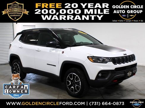 Used 2025 Jeep Compass Trailhawk w/ Trailer Tow Group AWD/4WD image 1