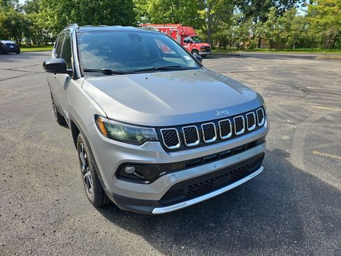 Used 2024 Jeep Compass Limited AWD/4WD image 8