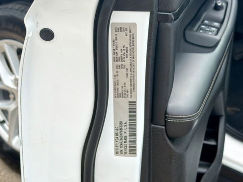 Used 2023 Jeep Grand Cherokee L Laredo RWD image 42