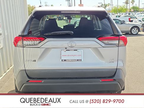 Used 2021 Toyota RAV4 LE w/ Carpet Mat Package (TMS) AWD/4WD image 6