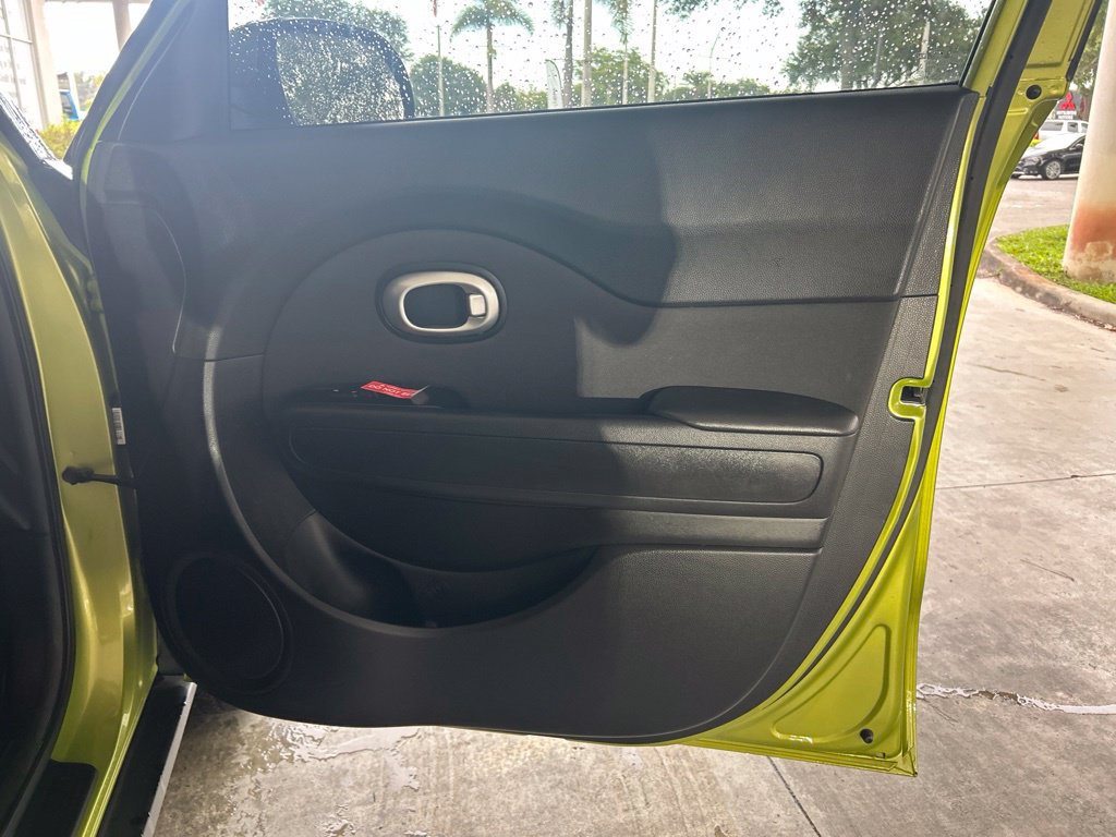 Used 2014 Kia Soul + FWD image 22