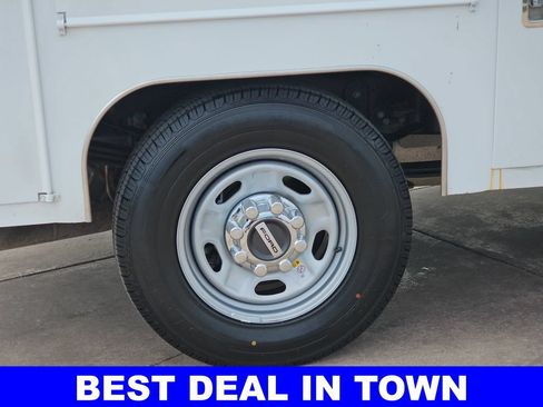 Used 2024 Ford F250 XL w/ XL Chrome Package RWD image 37