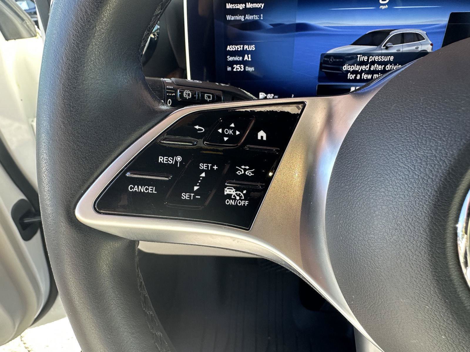 Used 2023 Mercedes-Benz GLC 300 4MATIC image 26