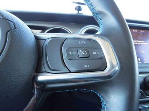 Used 2022 Jeep Wrangler Unlimited Rubicon 4xe AWD/4WD image 17