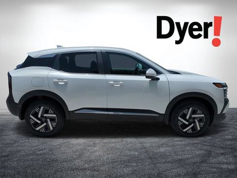 Used 2025 Nissan Kicks SV FWD image 2