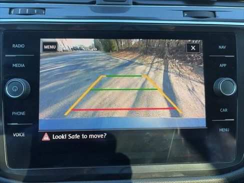 Used 2020 Volkswagen Tiguan SEL w/ 3rd Row Seat Package image 29