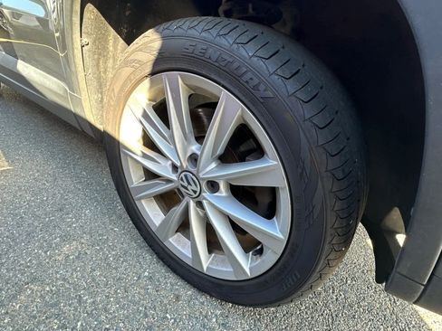 Used 2017 Volkswagen Tiguan Limited w/ Premium Package image 15