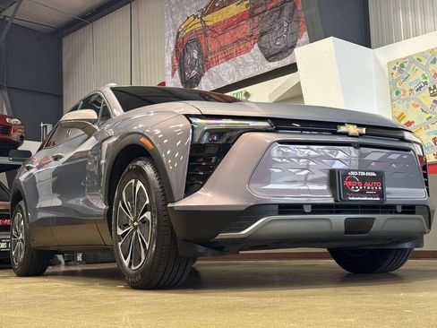 Used 2024 Chevrolet Blazer EV LT AWD/4WD image 39