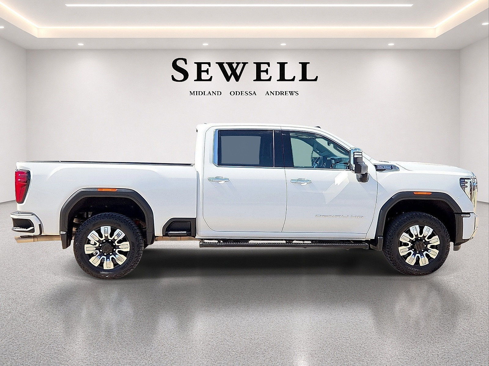Used 2025 GMC Sierra 3500 Denali w/ Denali Reserve Package AWD/4WD image 5