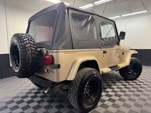 Used 1994 Jeep Wrangler Sahara AWD/4WD image 4