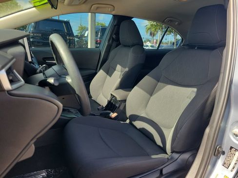 Used 2021 Toyota Corolla LE FWD image 15