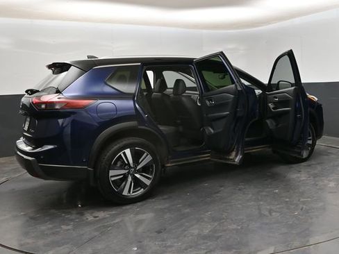 Used 2025 Nissan Rogue SL image 32