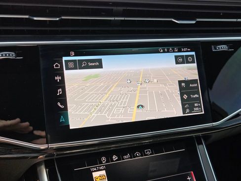 Used 2020 Audi SQ7 Premium Plus w/ Driver Assistance Package AWD/4WD image 26