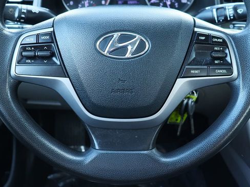Used 2017 Hyundai Elantra SE image 52