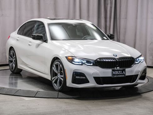 Used 2022 BMW 330i Sedan w/ M Sport Package RWD image 5