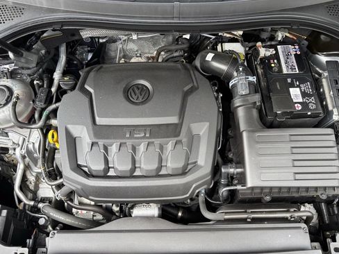 Certified 2023 Volkswagen Tiguan SE FWD image 10