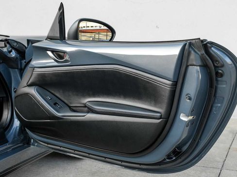 Used 2020 MAZDA MX-5 Miata Club image 45