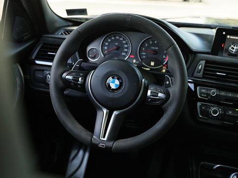 Used 2018 BMW M3 CS w/ Executive Package RWD image 25