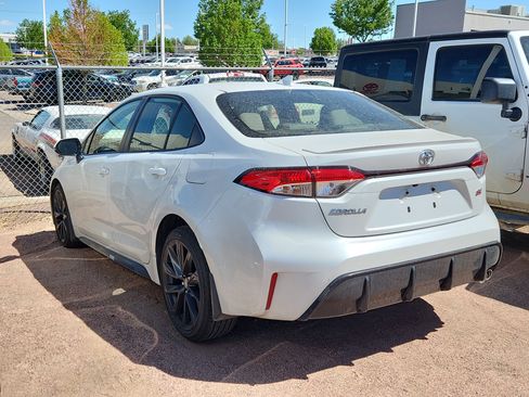 Used 2023 Toyota Corolla SE image 3