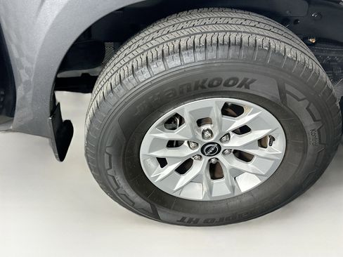 Used 2024 Nissan Frontier SV w/ Technology Package image 11