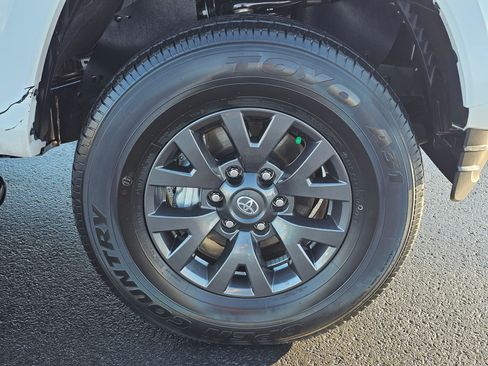 Used 2022 Toyota Tacoma SR5 w/ SR5 Appearance Package (SM) image 9