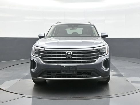 Used 2024 Volkswagen Atlas SE AWD/4WD image 2