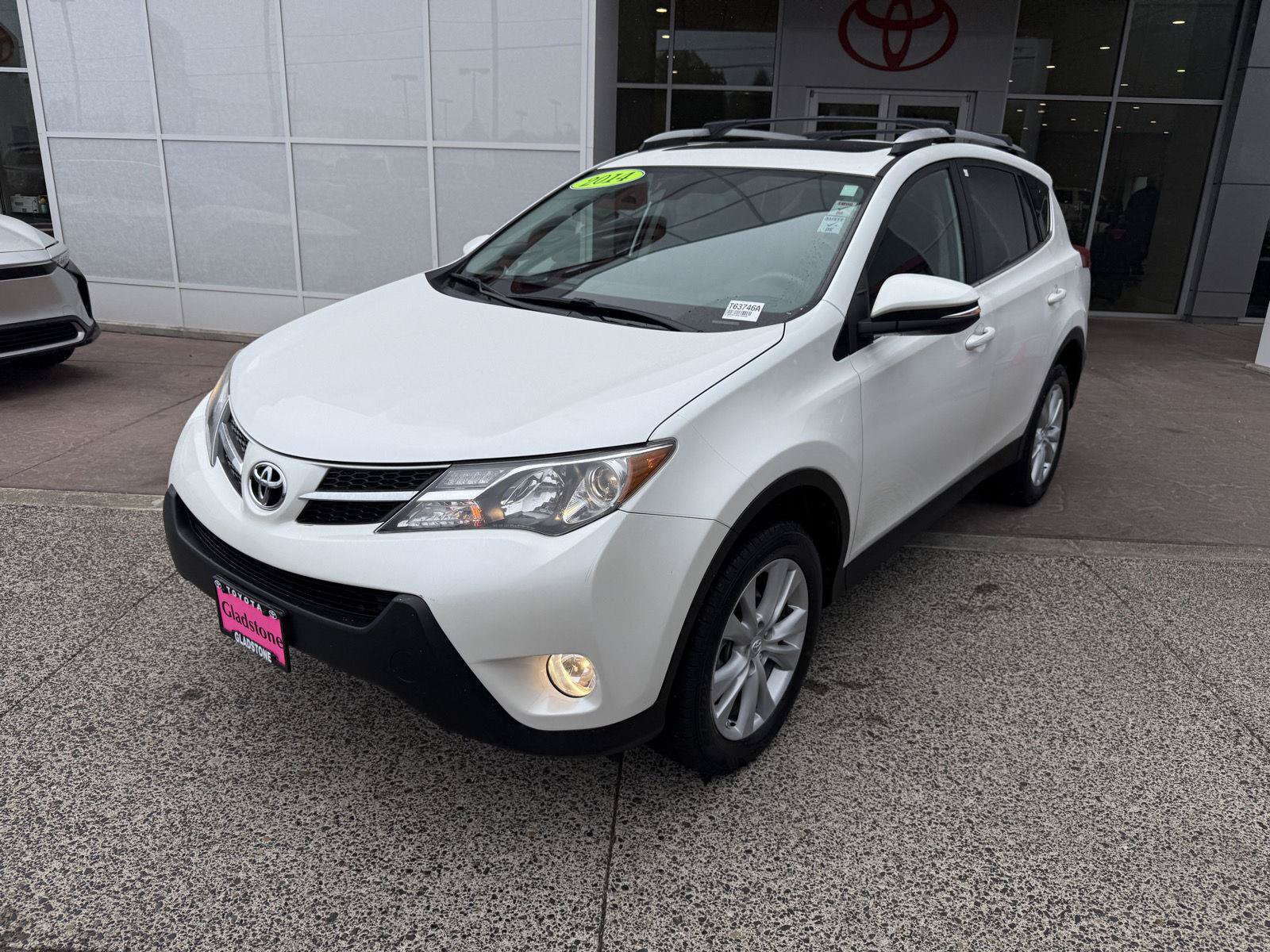 Used 2014 Toyota RAV4 Limited w/ Technology Package AWD/4WD image 2