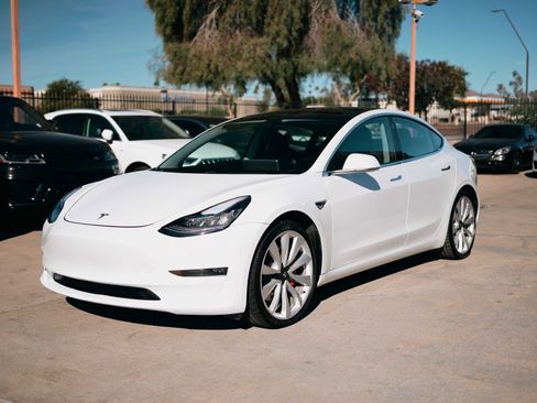 Used 2019 Tesla Model 3 Long Range image 1