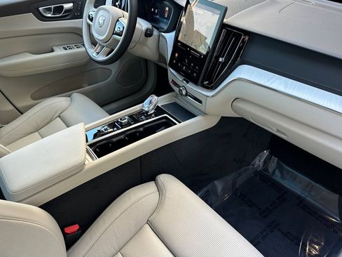 New 2026 Volvo XC60 B5 Ultra w/ Protection Package Premier AWD/4WD image 18